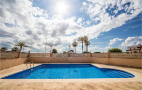 Amazing apartment in Sueca with Outdoor swimming pool and 4 Bedrooms, Sueca
